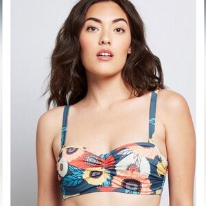 ModCloth bikini top- size large. Never worn.